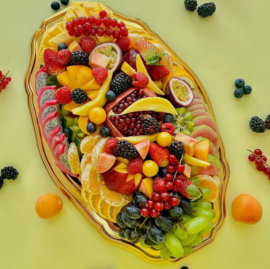 cutting-fruit-big-plate-the-green-box